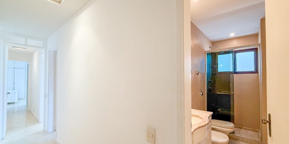 d0a4c584b45e1ee689b61348a38f5aff